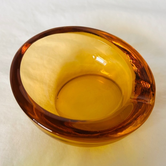 Vintage Viking MCM Personal Ashtrays With Single Rest (Green and Amber) - Picture 5 of 7